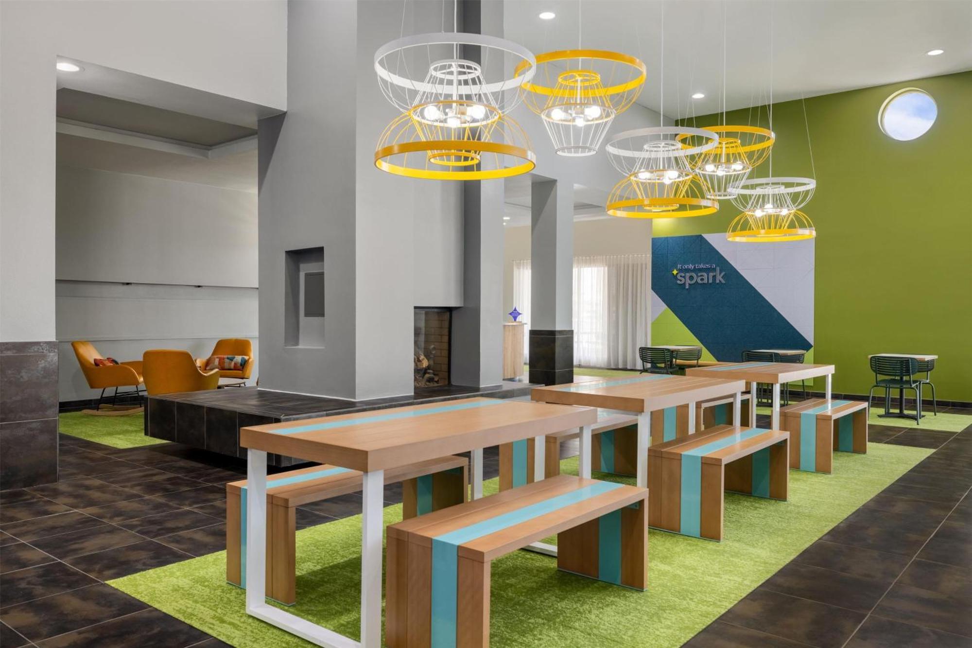 Spark By Hilton Artesia Exterior foto
